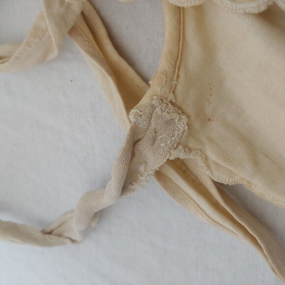 Vintage Girls Cape Embroidered Flower Scallop Stained Collectible Decor READ - Picture 12 of 16